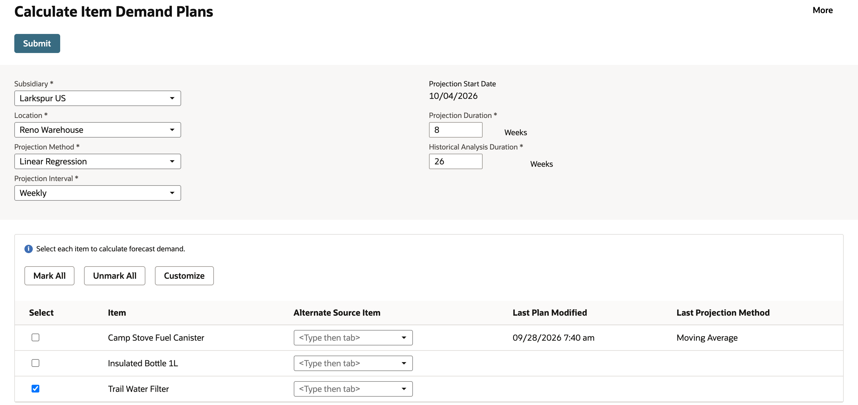 Calculate Item Demand Plans with Subsidiary Larkspur US, Location Reno Warehouse, Linear Regression, Weekly, start 10/04/2026, duration 8 weeks, 26 weeks of history, and only Trail Water Filter selected.